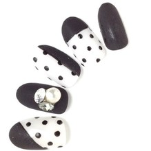 ドットネイル　black&white dots nails